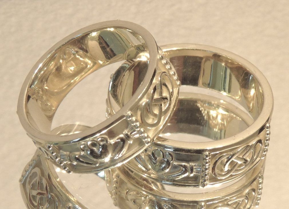 Обручальные кольца с гравировкой