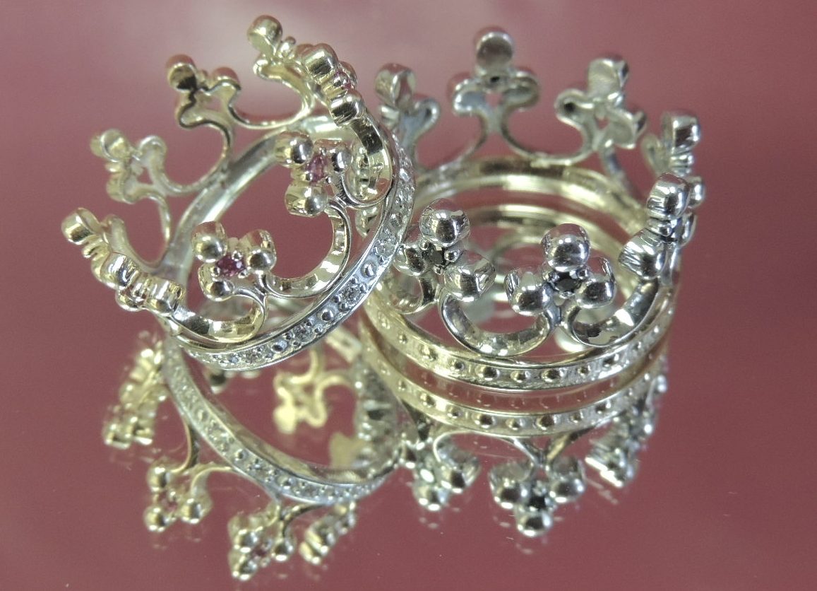 Обручальные кольца в виде короны