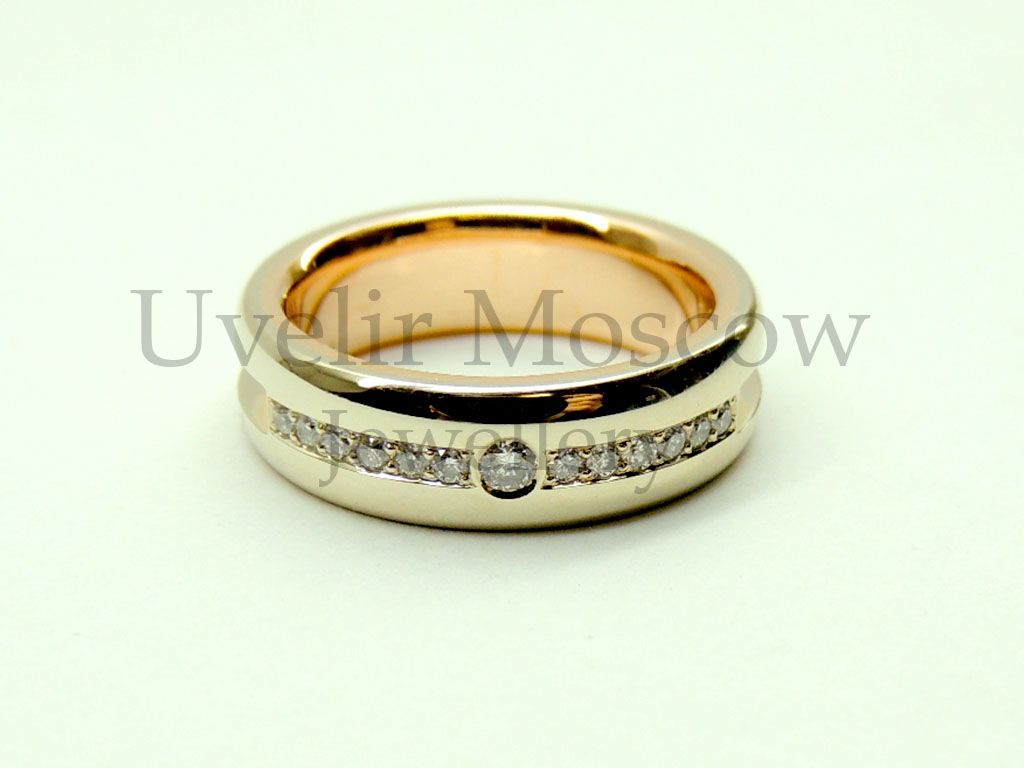 Парные обручальные кольца из комбинированного золота с бриллиантами