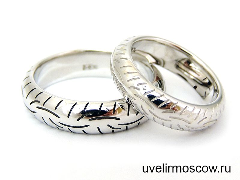 Парные обручальные кольца-шины из белого золота