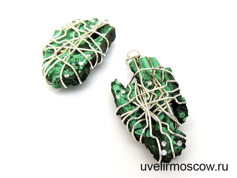 Парные серебряные подвески с малахитом и бриллиантами