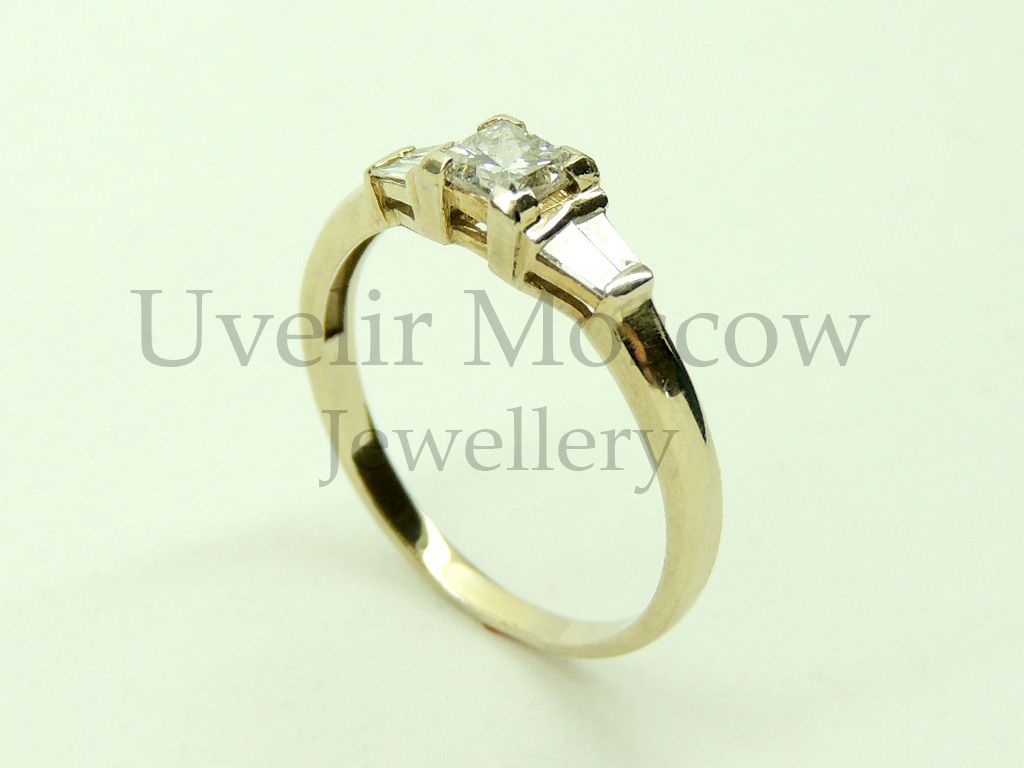 Помолвочное кольцо из желтого золота с бриллиантами