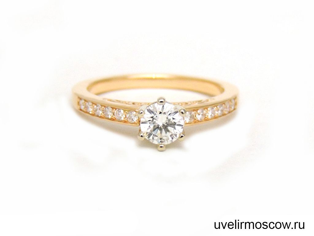 Помолвочное кольцо из красного золота с бриллиантами